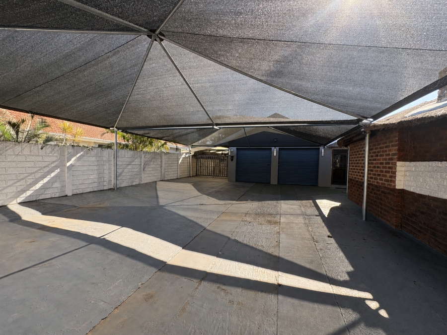4 Bedroom Property for Sale in Nahoon Beach Eastern Cape